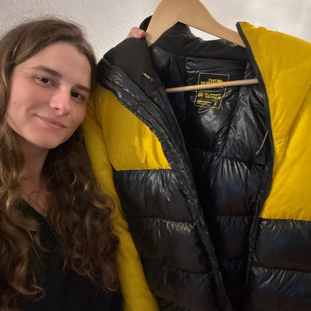 summit series north face jacket. Size small for men sizing